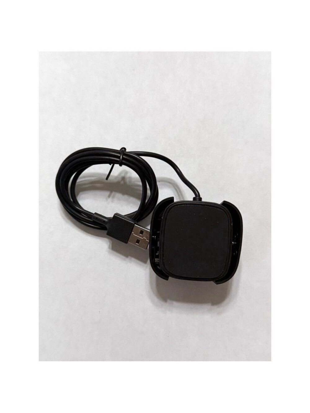 Fitbit Charging Cable for Fitbit Versa 2 Black New - Picture 3 of 6